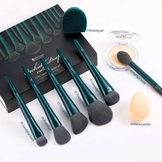 Makeup Brushes with Attachments